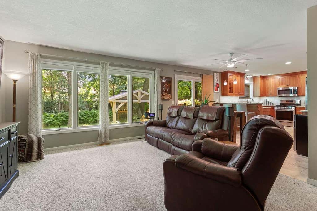 Photo of 2685 Glenbrook Avenue N, Oakdale, MN 55128 (MLS # 7111032)