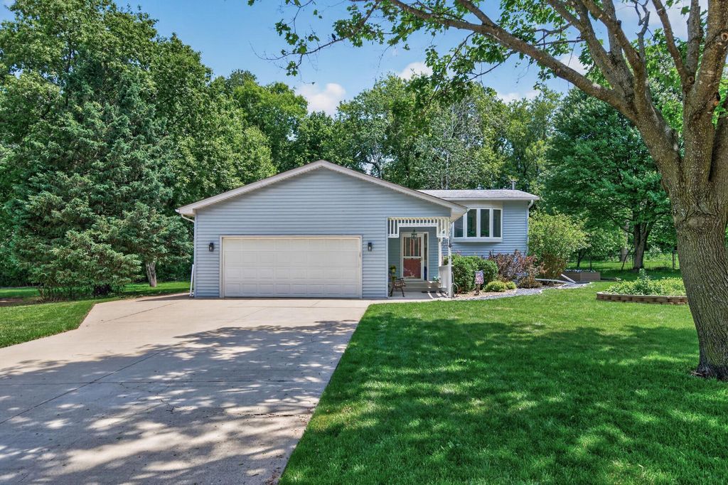Photo of 17130 Hemlock Court, Lakeville, MN 55044 (MLS # 7051828)