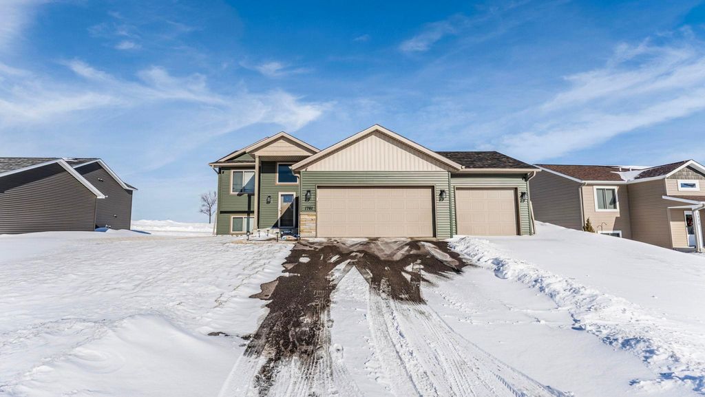 Photo of 1761 34th Street NE, Sauk Rapids, MN 56379 (MLS # 7017784)