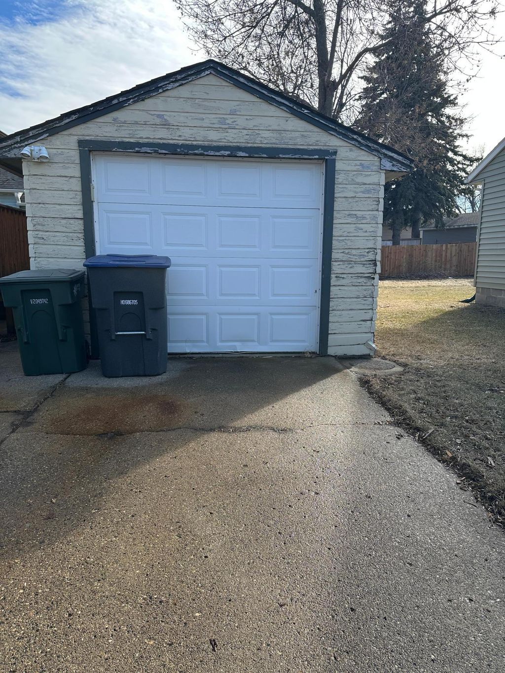 Photo of 631 N Cedar Street, Luverne, MN 56156 (MLS # 7028038)