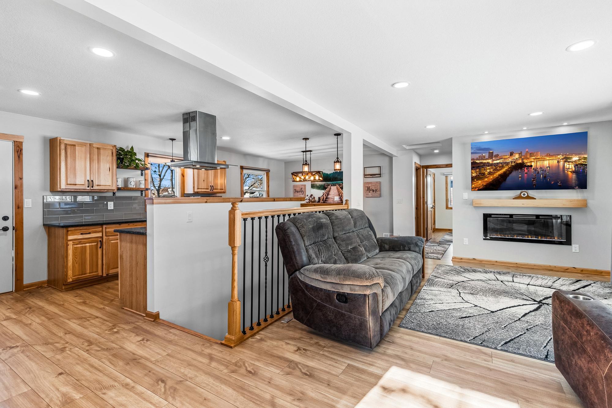 10804 Monroe Drive NE