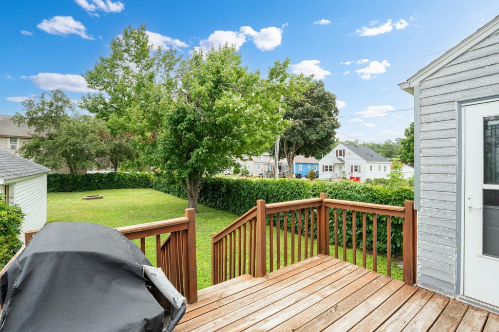 Photo of 1119 2nd Avenue NW, Rochester, MN 55901 (MLS # 7101152)