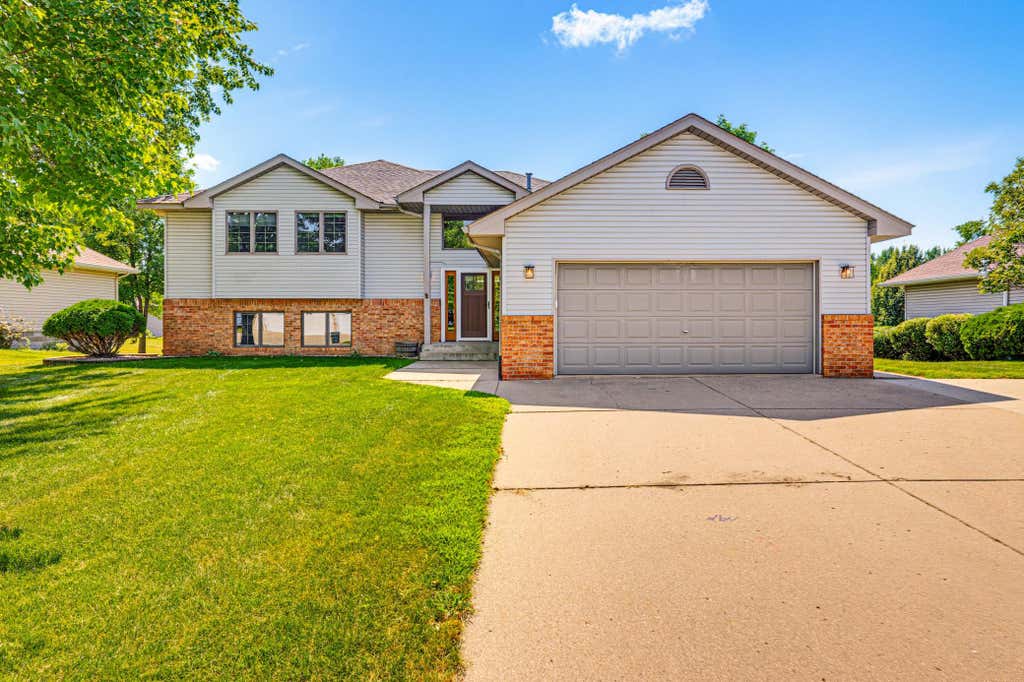 Photo of 160 Orchard Avenue SE, Hutchinson, MN 55350 (MLS # 7134004)