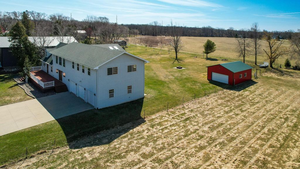 Photo of 700 38th Ave NE Ave, Austin, MN 55912 (MLS # 7052712)