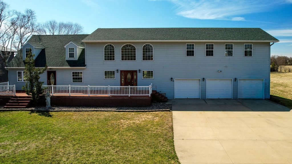 Photo of 700 38th Ave NE Ave, Austin, MN 55912 (MLS # 7052712)