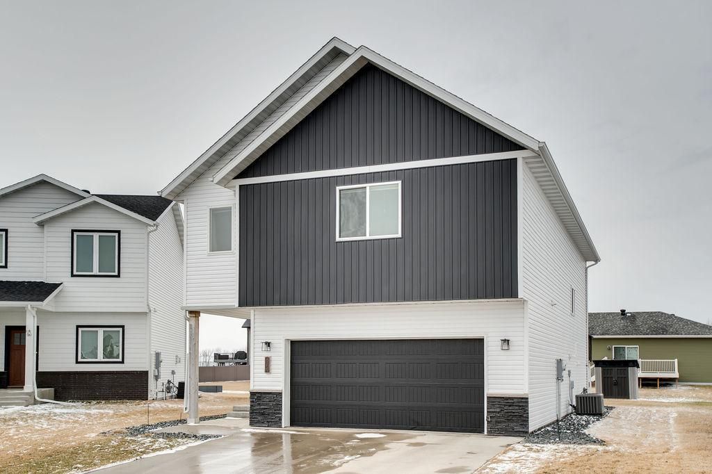 Photo of 507 7th Street E, Horace, ND 58047 (MLS # 7057934)