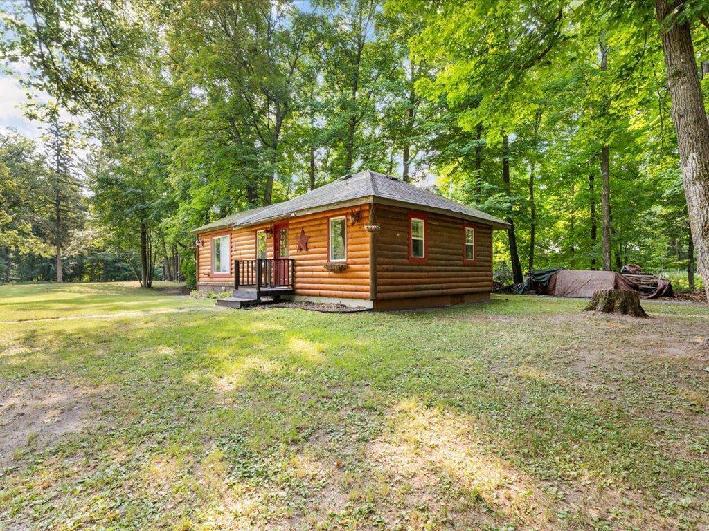 Photo of 8633 Interlachen Road, Nisswa, MN 56468 (MLS # 7111923)