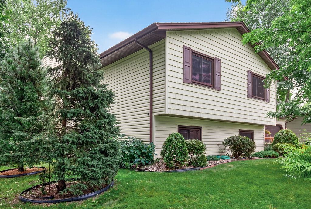 Photo of 8320 Cleadis Avenue, Inver Grove Heights, MN 55076 (MLS # 6792890)