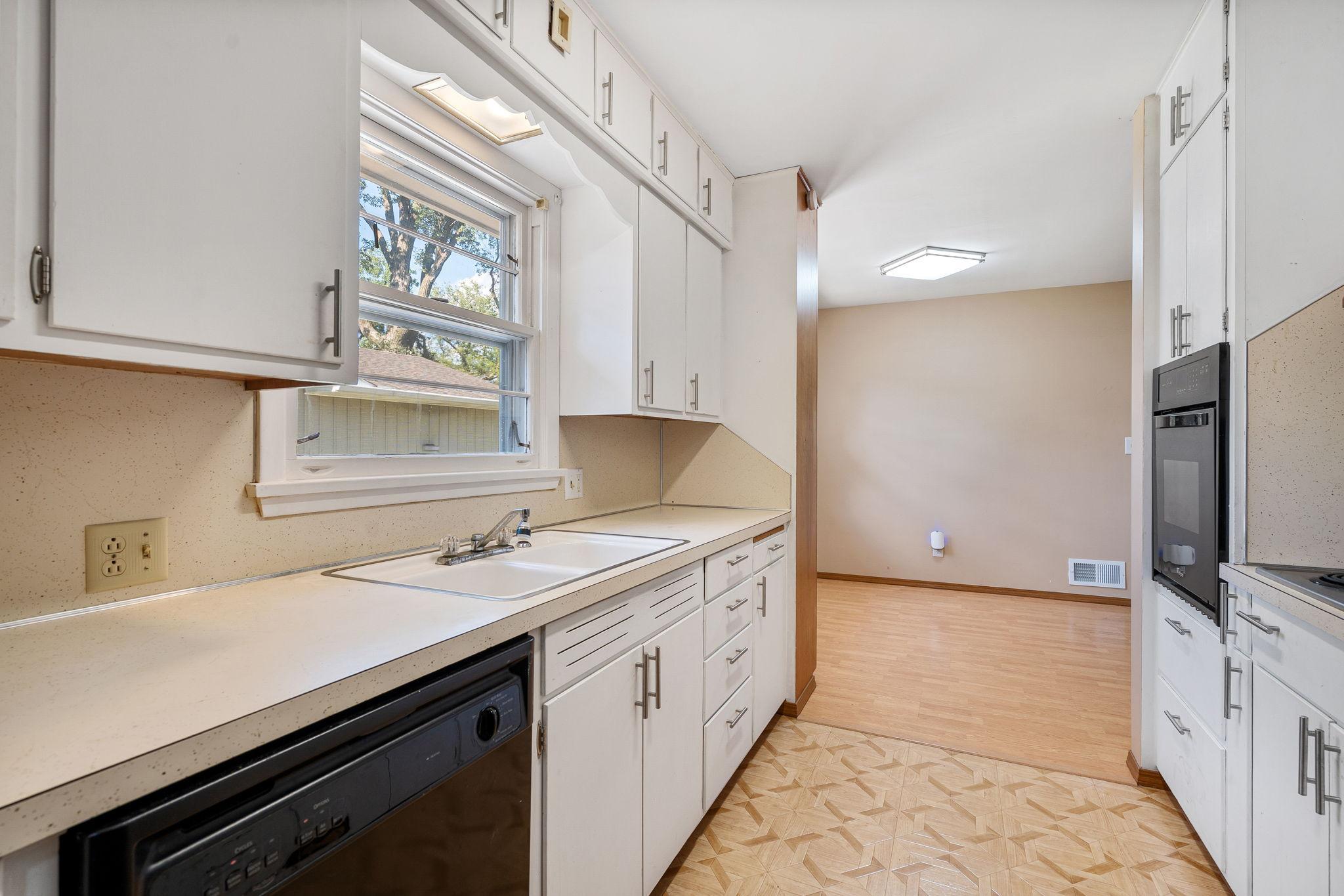 Owatonna, Minnesota 55060, United States, 3 Bedrooms Bedrooms, ,2 BathroomsBathrooms,Residential,Active,203696