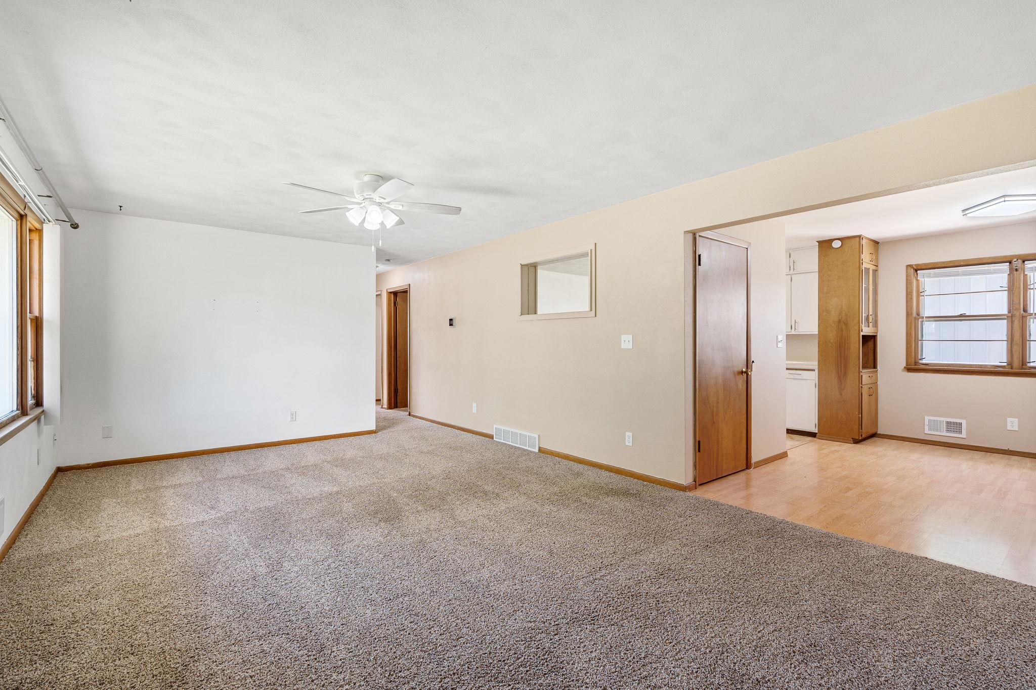 Owatonna, Minnesota 55060, United States, 3 Bedrooms Bedrooms, ,2 BathroomsBathrooms,Residential,Active,203696