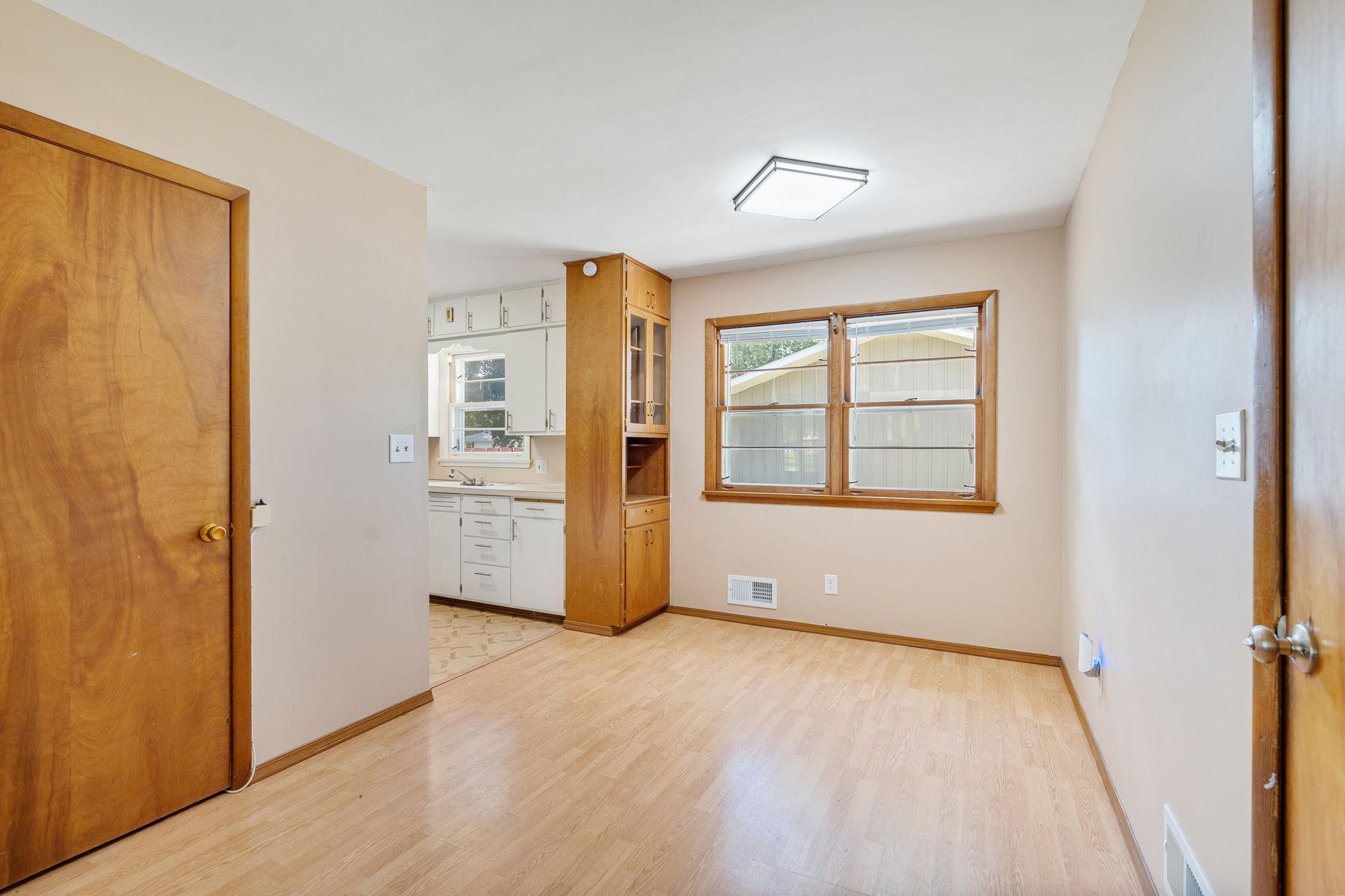 Owatonna, Minnesota 55060, United States, 3 Bedrooms Bedrooms, ,2 BathroomsBathrooms,Residential,Active,203696