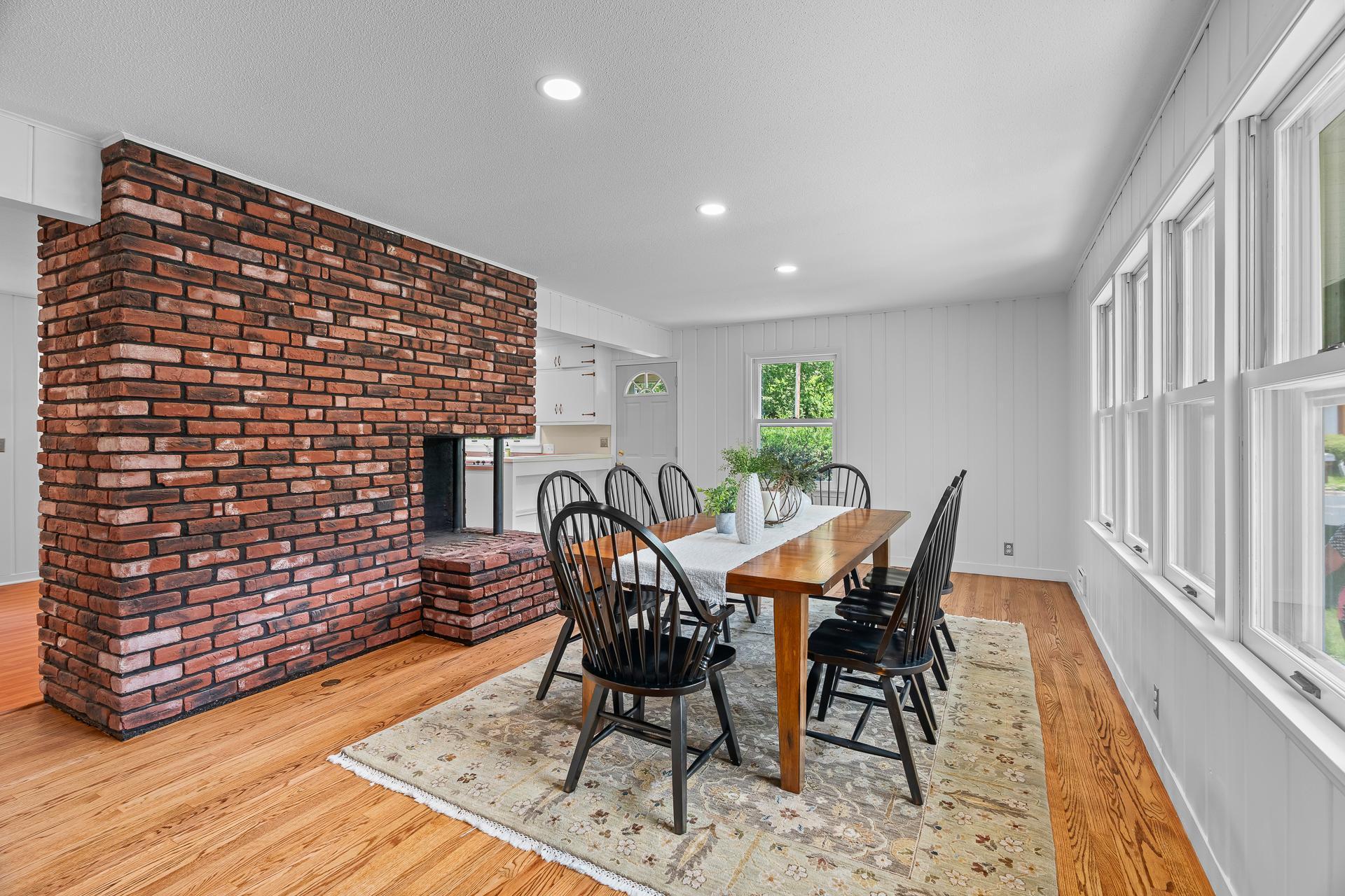 10916 Oxborough Avenue S