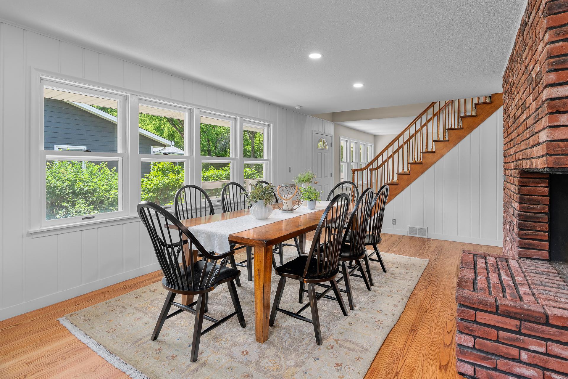 10916 Oxborough Avenue S