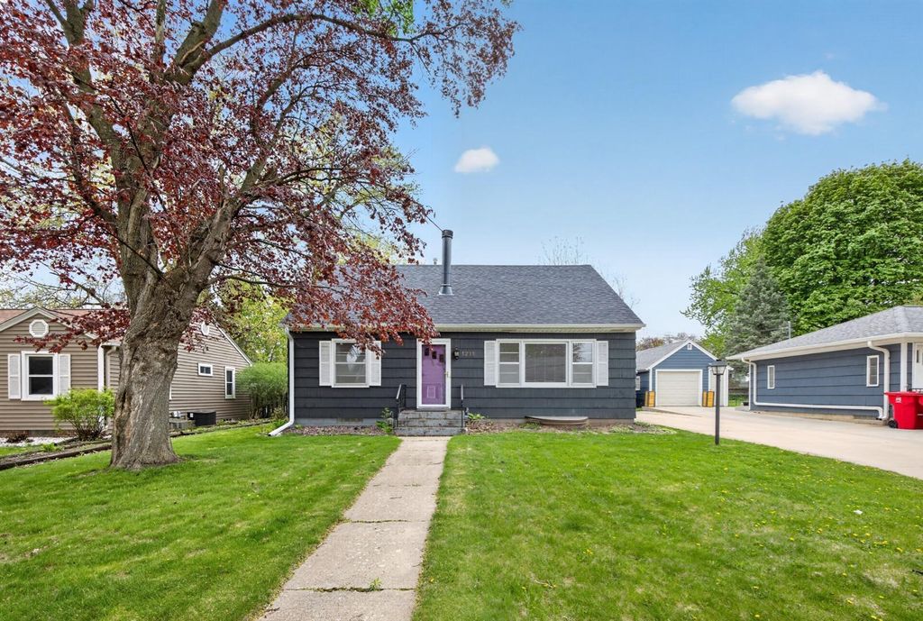 Photo of 1211 9th Avenue NW, Rochester, MN 55901 (MLS # 7073012)