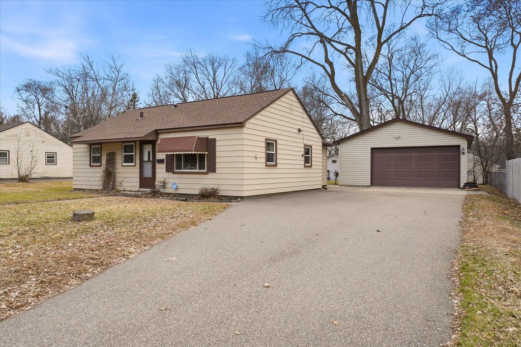 Photo of 3417 Regent Avenue N, Crystal, MN 55422 (MLS # 7044807)