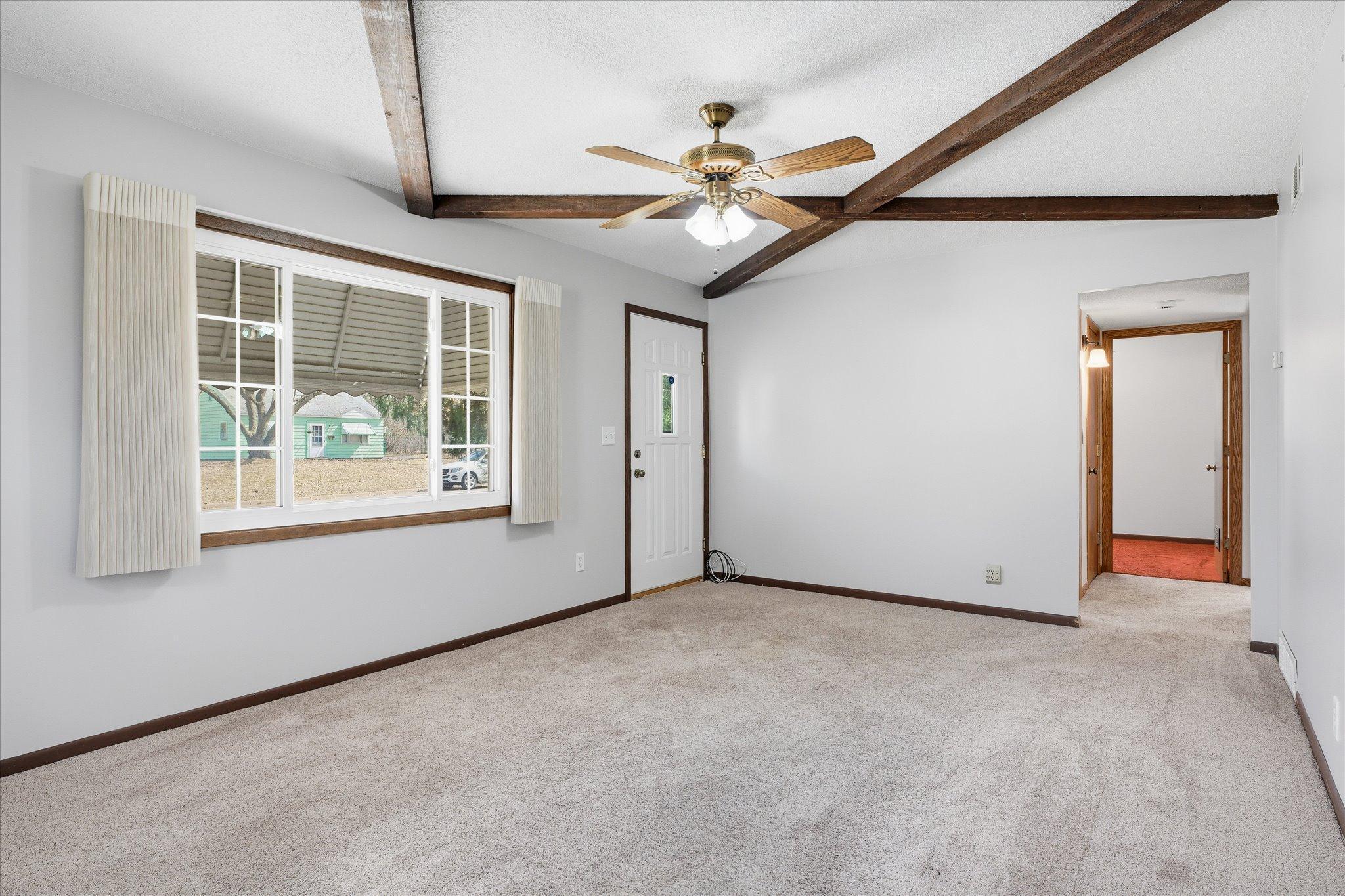 3417 Regent Avenue N