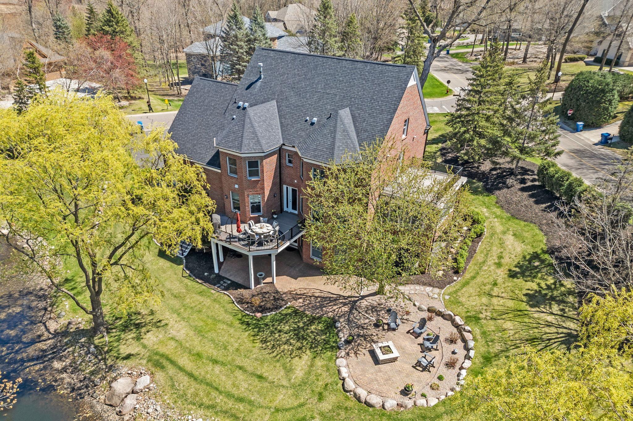 8766 Sherwood Bluff