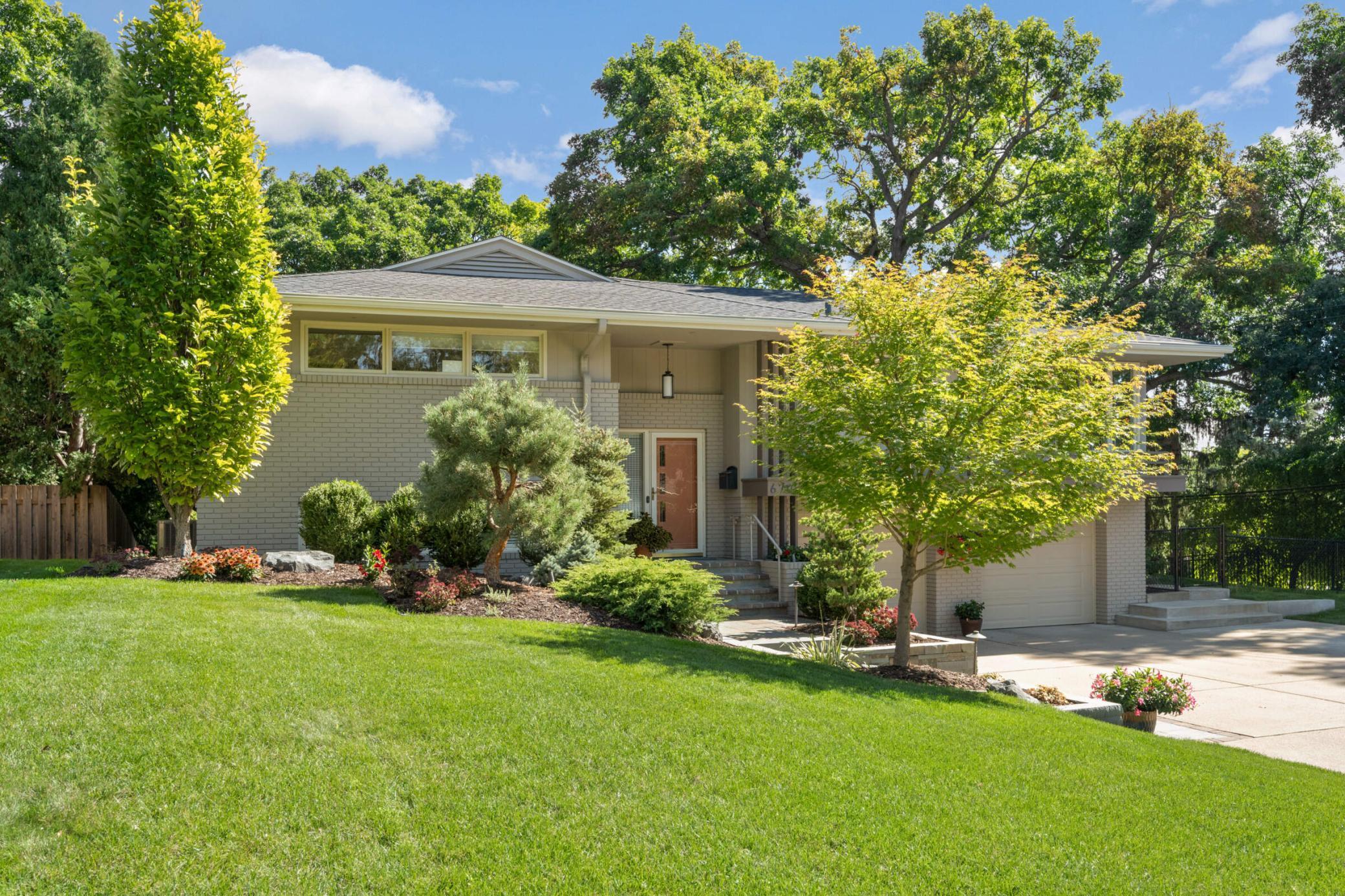 6709 Southcrest Drive