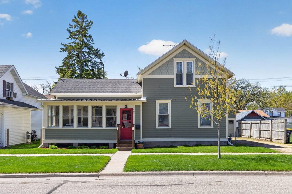 Photo of 407 N Washington Street, Lake City, MN 55041 (MLS # 7068053)