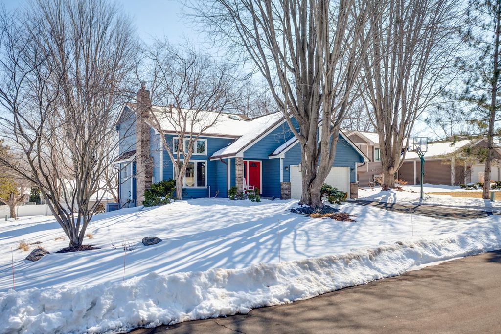 Photo of 4222 Yorktown Drive, Eagan, MN 55123 (MLS # 7041327)