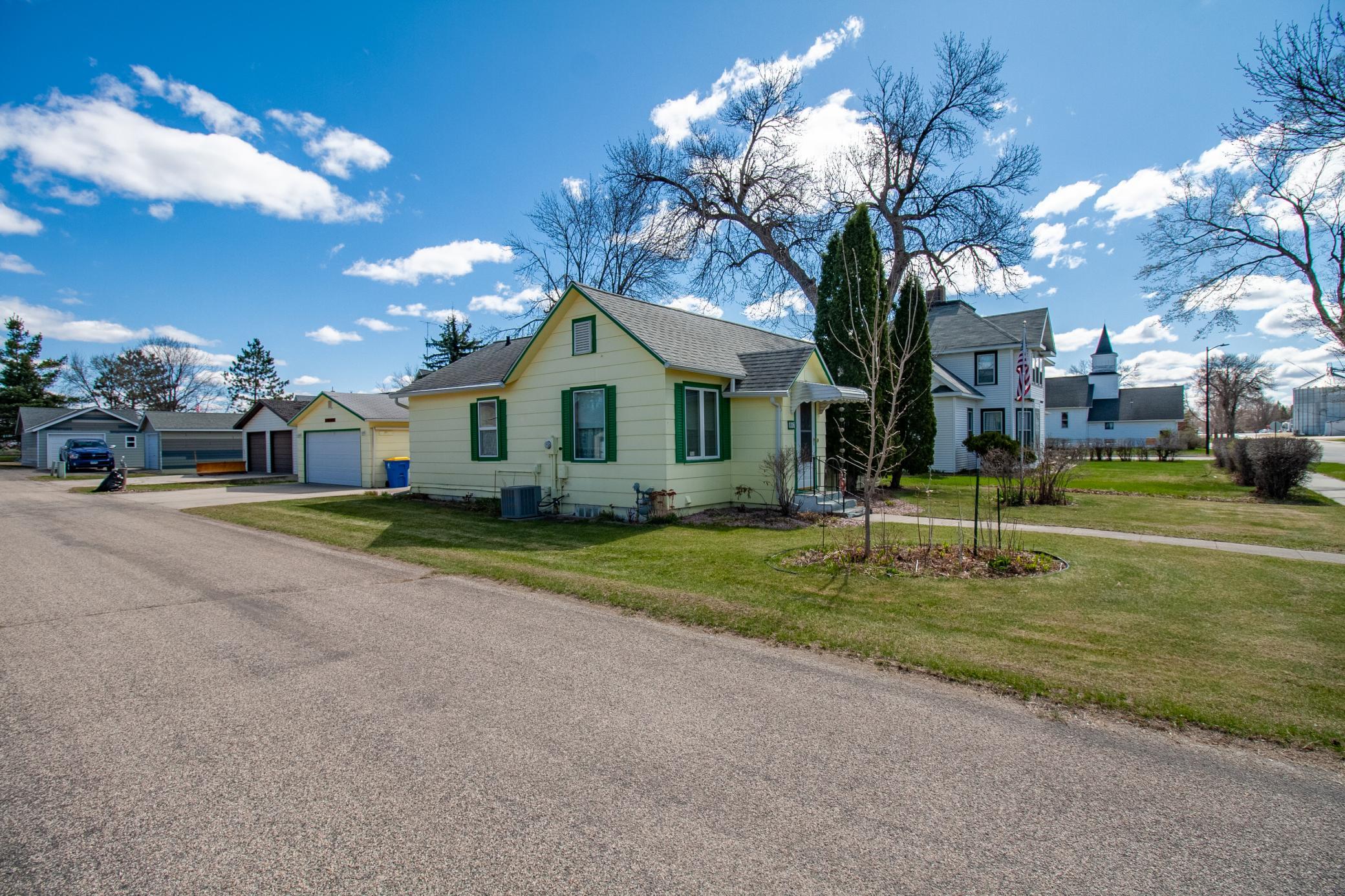 407 Holden Avenue
