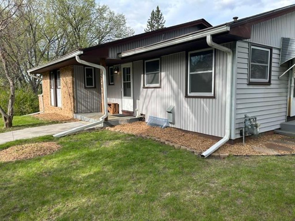 Photo of 2580 Winfield Avenue, Golden Valley, MN 55422 (MLS # 7069568)