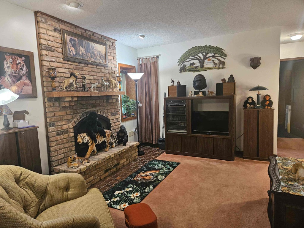 Photo of 608 Chateau Circle, Burnsville, MN 55337 (MLS # 7139903)