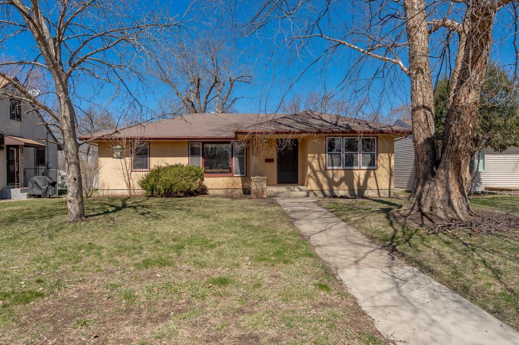 Photo of 709 Shakopee Avenue E, Shakopee, MN 55379 (MLS # 7049825)