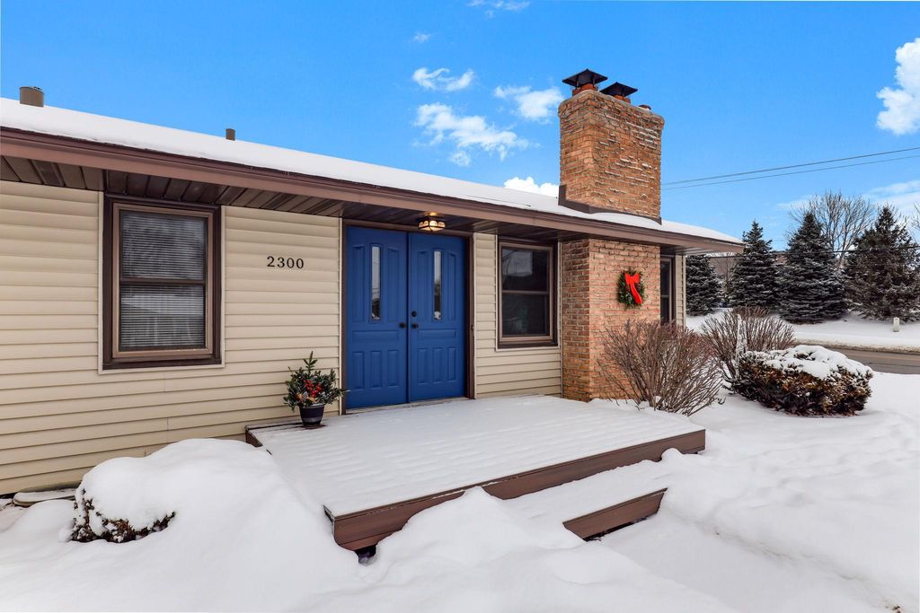Photo of 2300 W 95th Street, Bloomington, MN 55431 (MLS # 6826110)