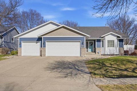 Photo of 2504 33rd Street S, Fargo, ND 58103 (MLS # 7059915)