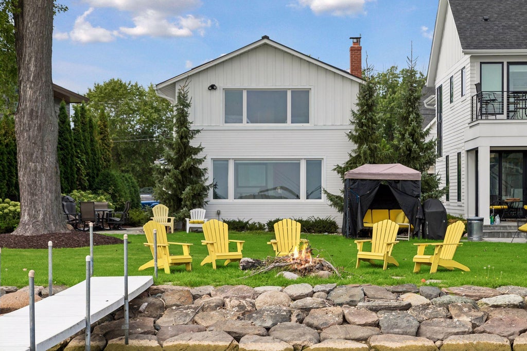 Photo of 55 W Point Avenue, Tonka Bay, MN 55331 (MLS # 7128581)