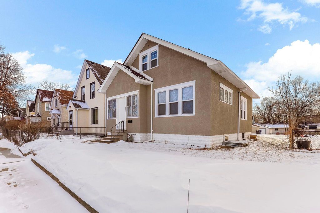 Photo of 892 Cook Avenue E, Saint Paul, MN 55106 (MLS # 7012036)