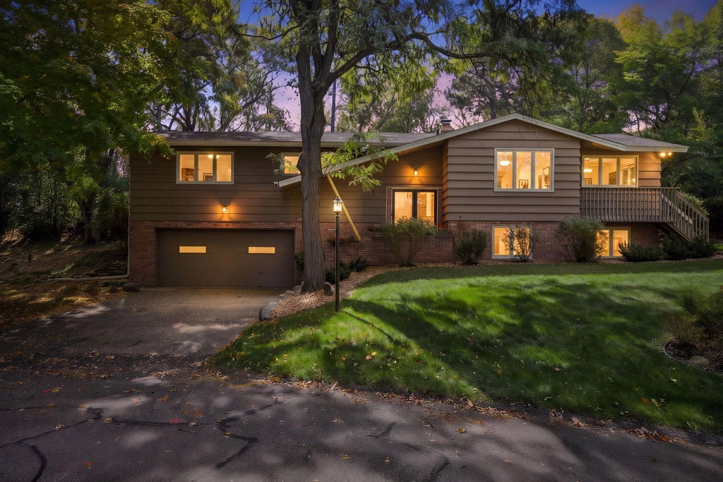 Photo of 2931 Cedar Knoll Court, Minnetonka, MN 55305 (MLS # 7146107)