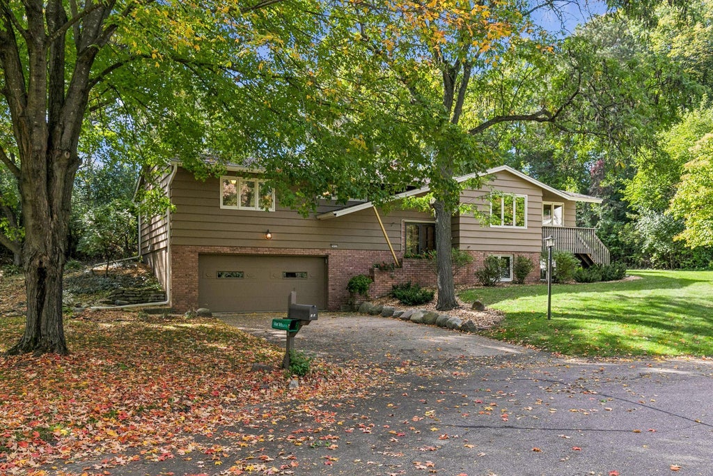 Photo of 2931 Cedar Knoll Court, Minnetonka, MN 55305 (MLS # 7146107)