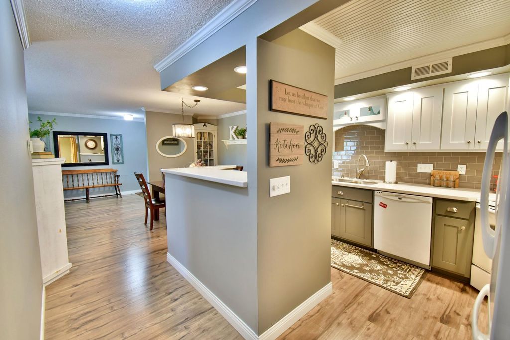 Photo of 520 5th Street SW #316, Willmar, MN 56201 (MLS # 7092284)