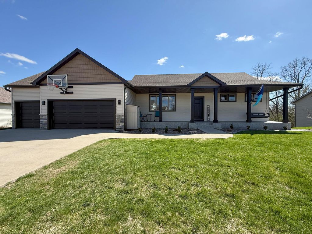 Photo of 3927 Stone Point Drive NE, Rochester, MN 55906 (MLS # 7018690)