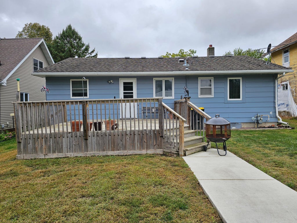 Photo of 713 S Elm Street, Lamberton, MN 56152 (MLS # 7146211)