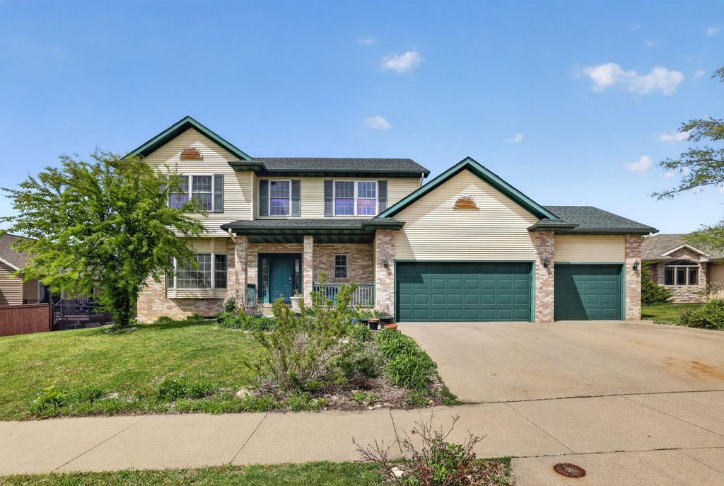 Photo of 863 Southern Ridge Drive SW, Rochester, MN 55902 (MLS # 7076592)