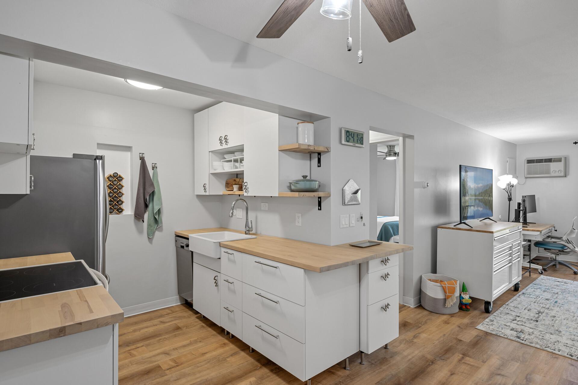 2700 Oxford Street N 139