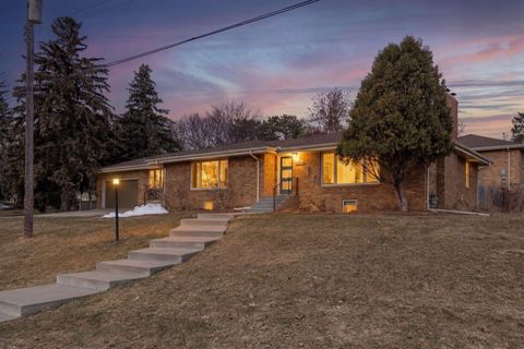 2079 Upper Saint Dennis Road Saint Paul MN 55116