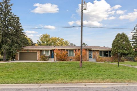 Photo of 2079 Upper Saint Dennis Road, Saint Paul, MN 55116 (MLS # 6810042)