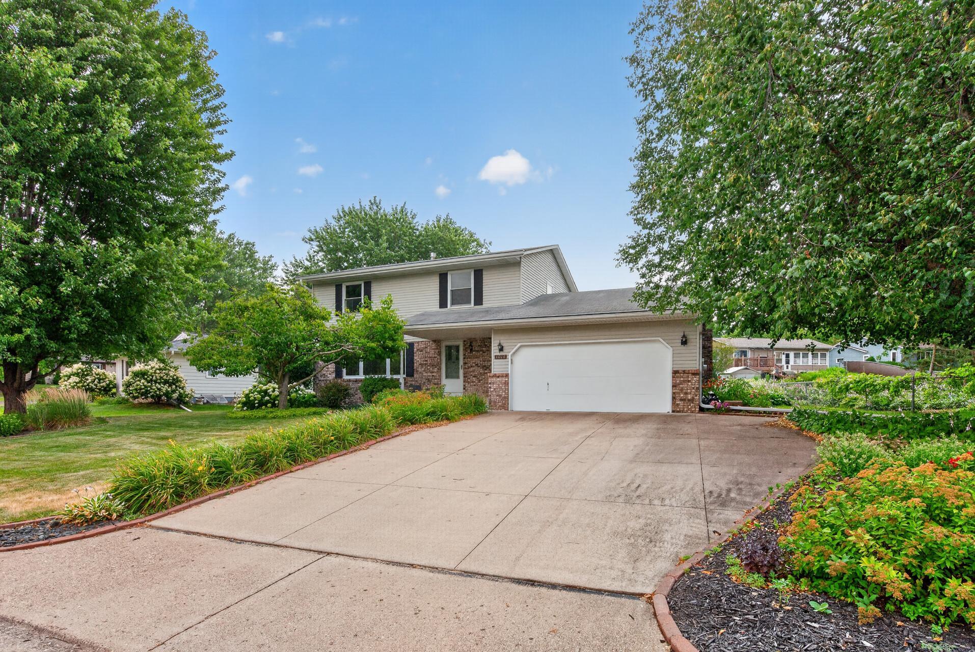 3016 Lakewood Drive N