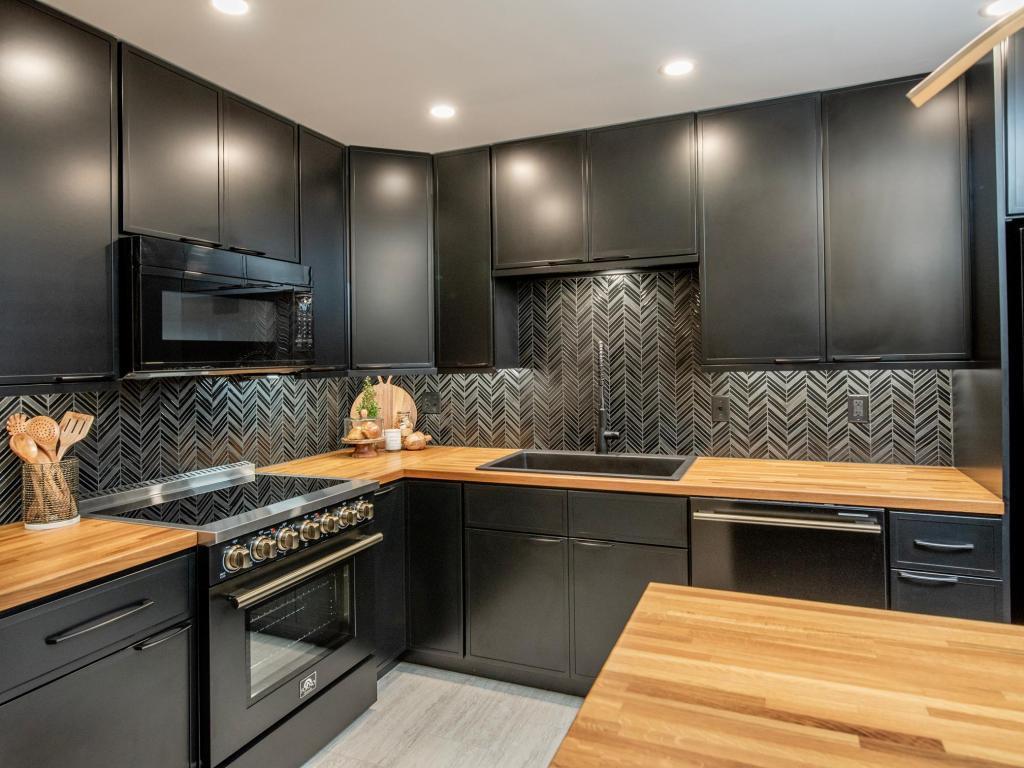 7401 W 101st Street 111