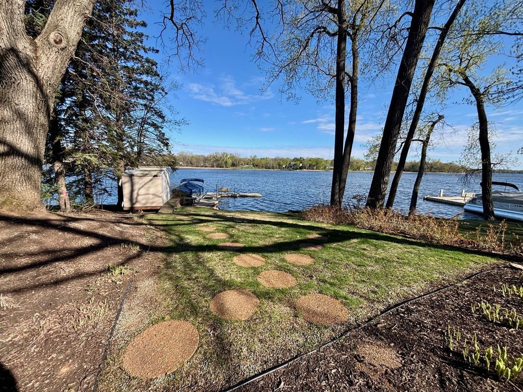 Photo of 799 Heinel Drive, Roseville, MN 55113 (MLS # 7063161)