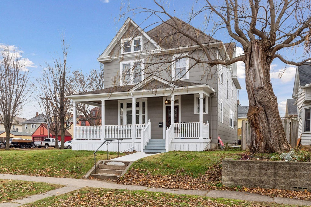 Photo of 924 Iglehart Avenue #Floor 1, Saint Paul, MN 55104 (MLS # 7167324)
