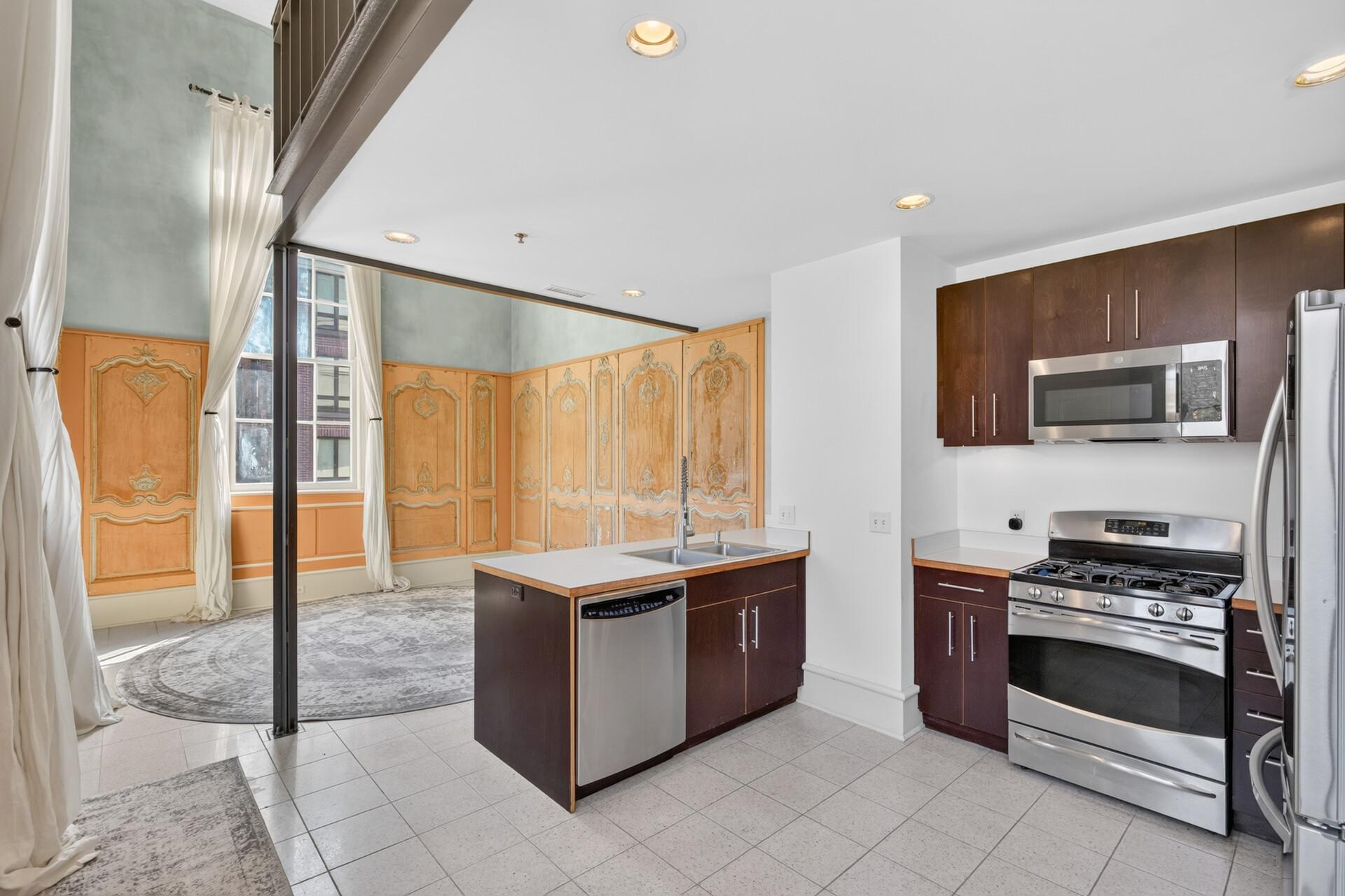 214 4th Street E 101