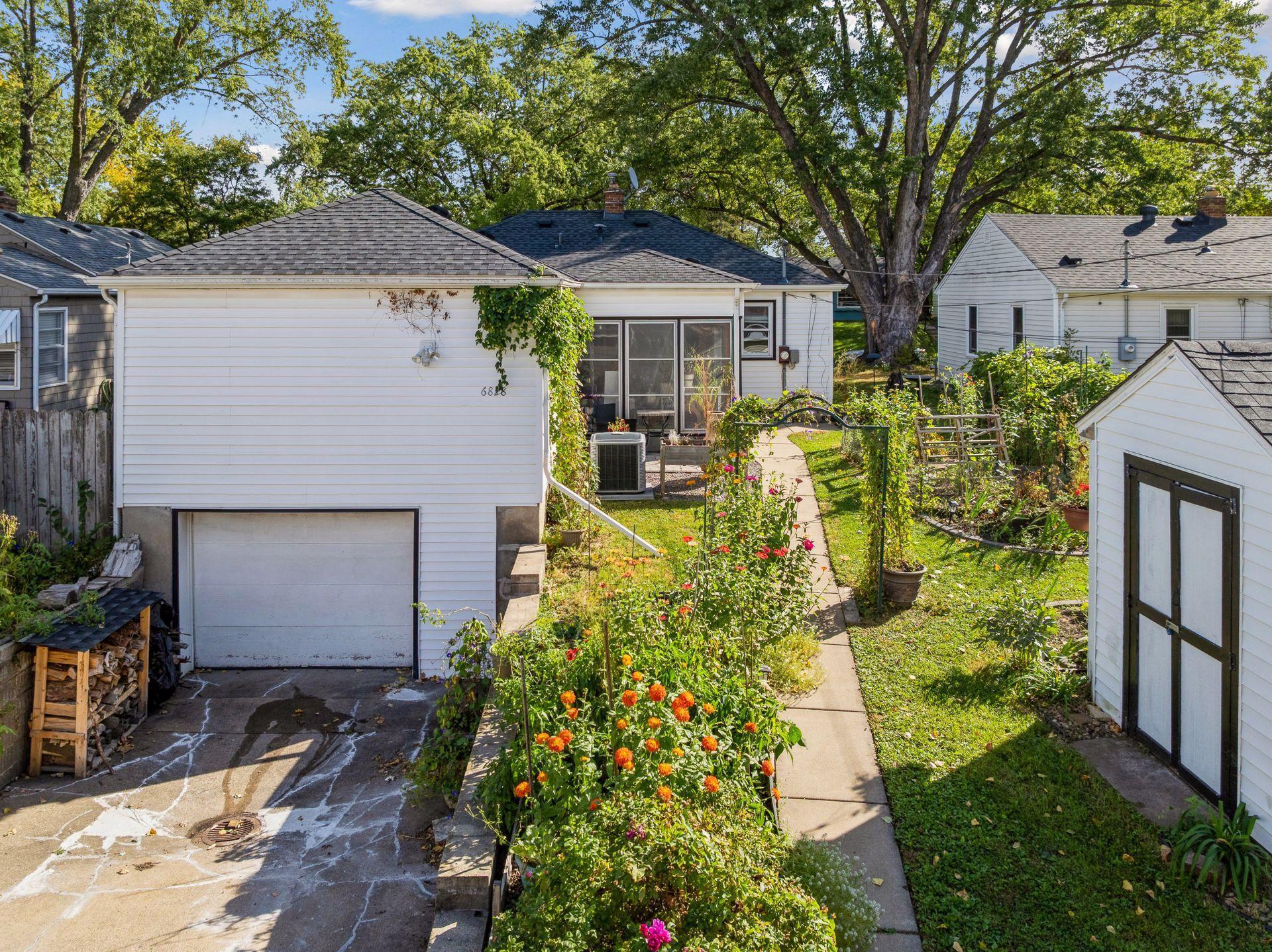 6828 Vincent Avenue S