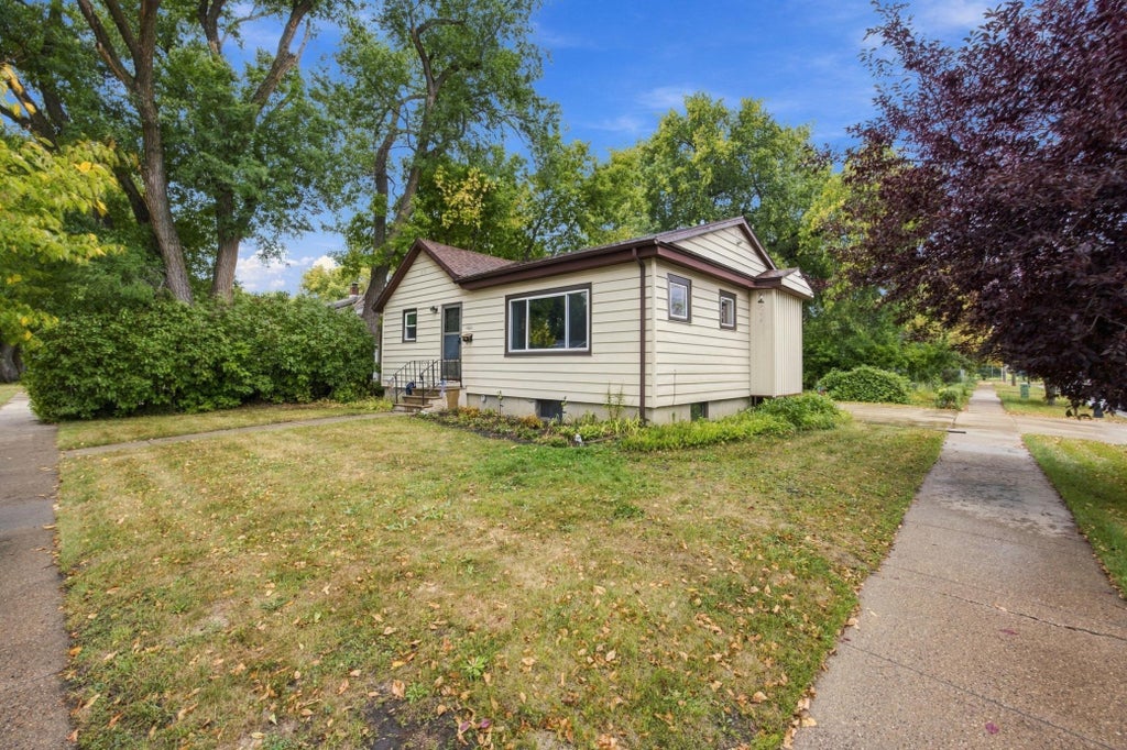 Photo of 1621 12th Avenue S, Fargo, ND 58103 (MLS # 7147161)