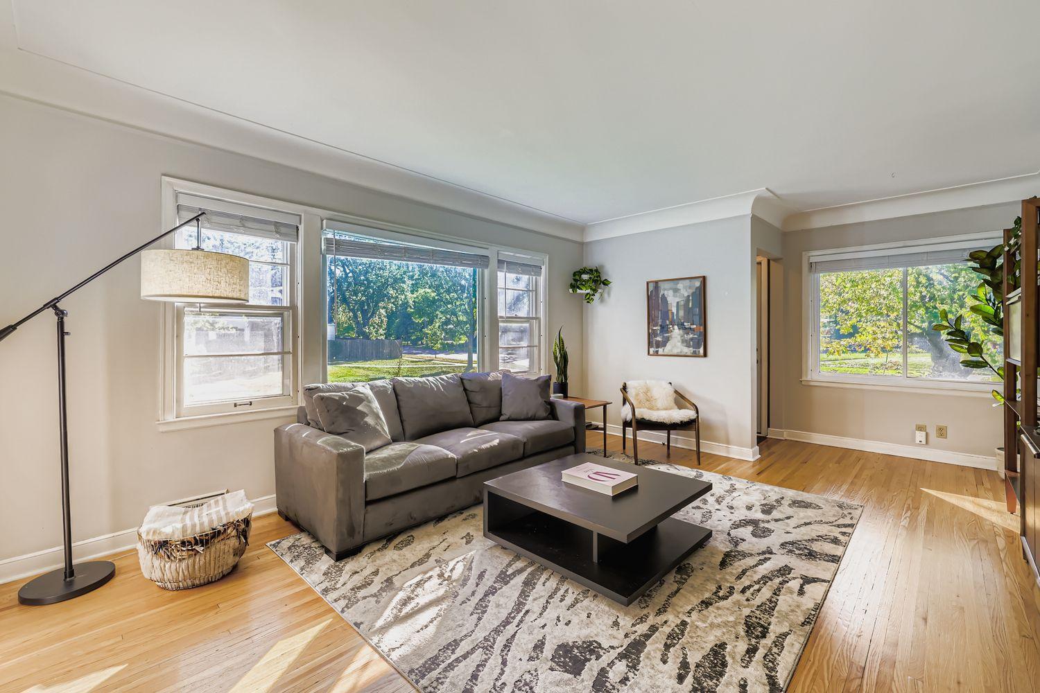 2960 Zarthan Avenue S