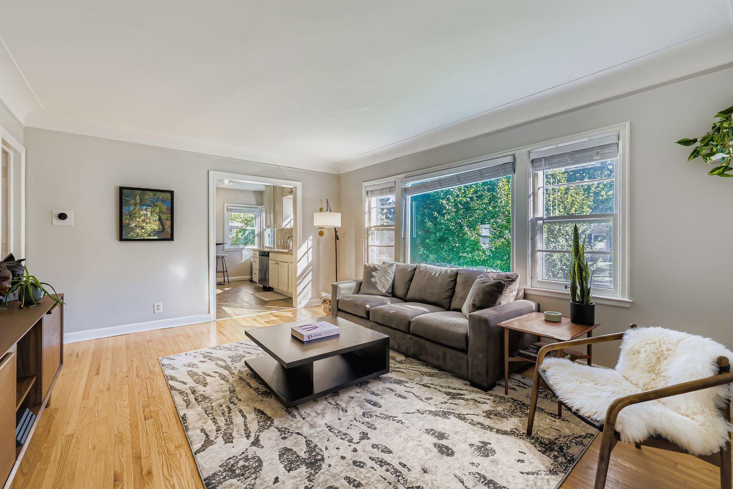 2960 Zarthan Avenue S